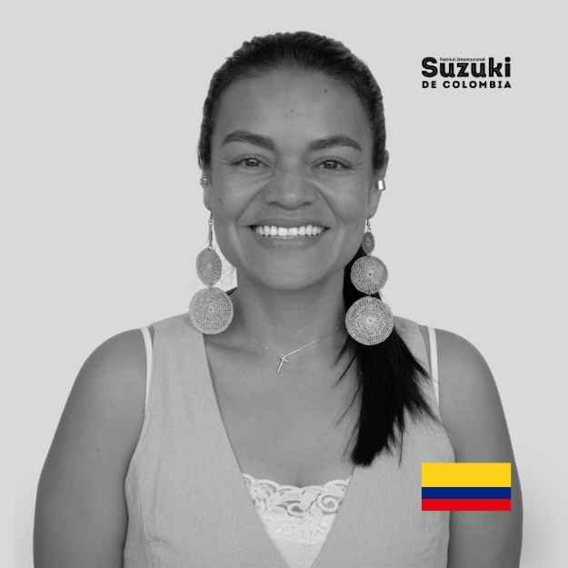 Ivette Astrid – Percusión